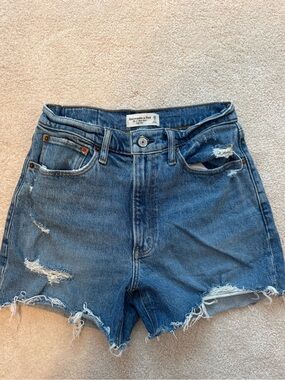 A&F Curve Love High Rise Mom Short